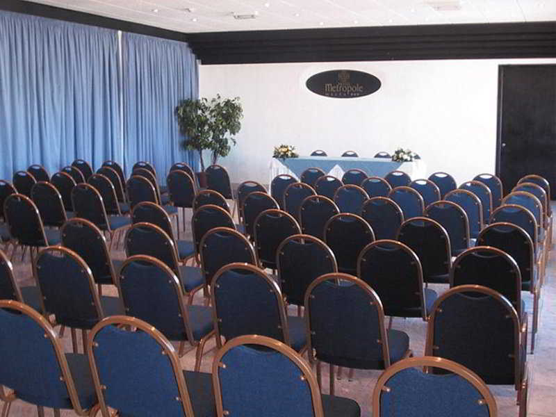 Metropole Hotel Кавра Екстериор снимка