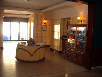 Metropole Hotel Кавра Екстериор снимка