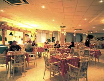 Metropole Hotel Кавра Екстериор снимка