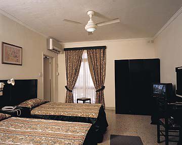 Metropole Hotel Кавра Екстериор снимка